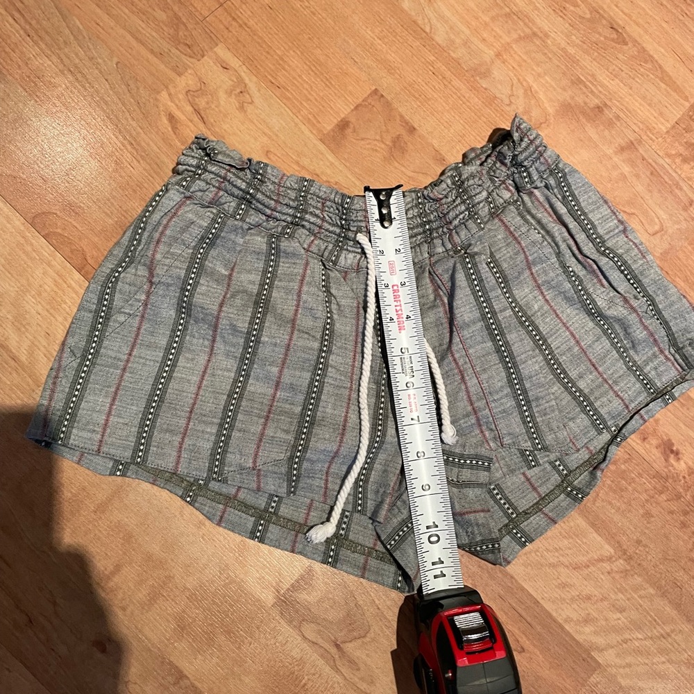 Roxy Shorts - Picture 2 of 2